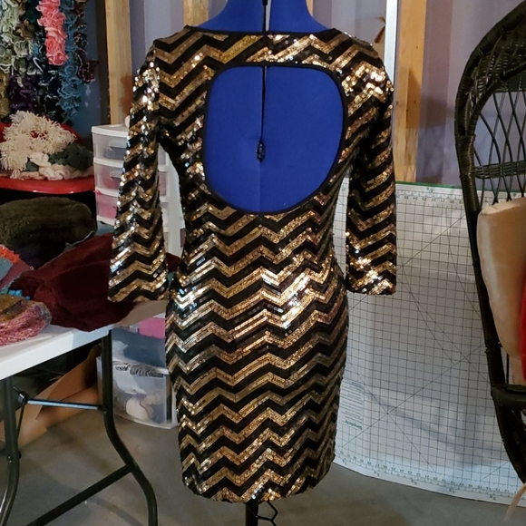 Black and gold holiday party dress - Picture 5 of 5